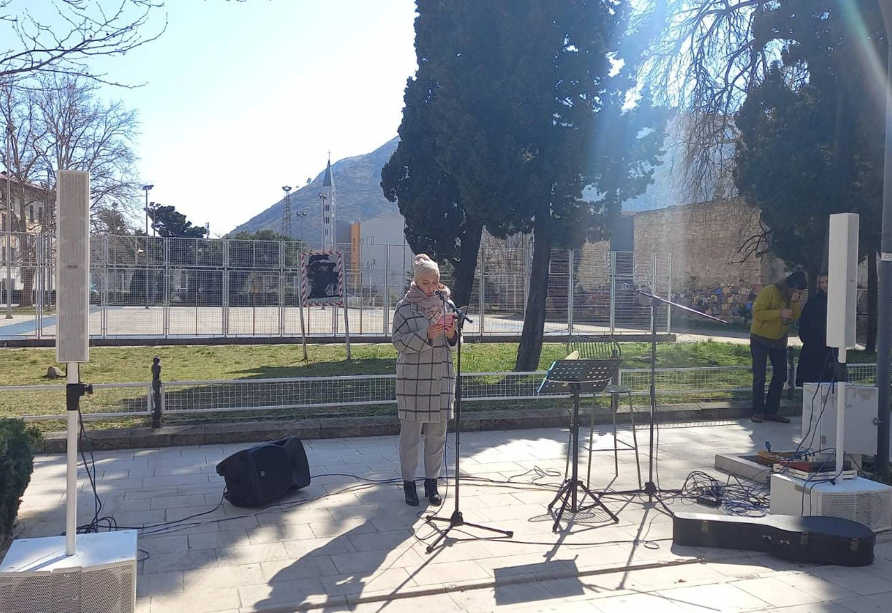 Održana manifestacija ''Poezija u podne''