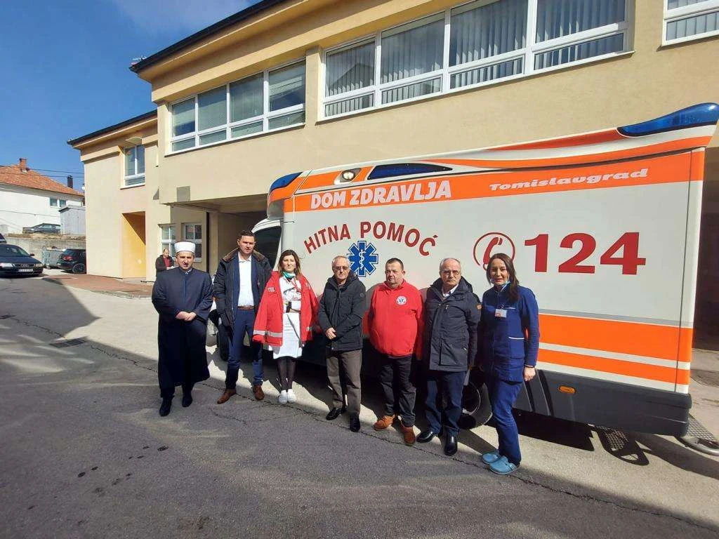 Medžlis Islamske zajednice Tomislavgrad darovao sanitetsko vozilo Domu zdravlja