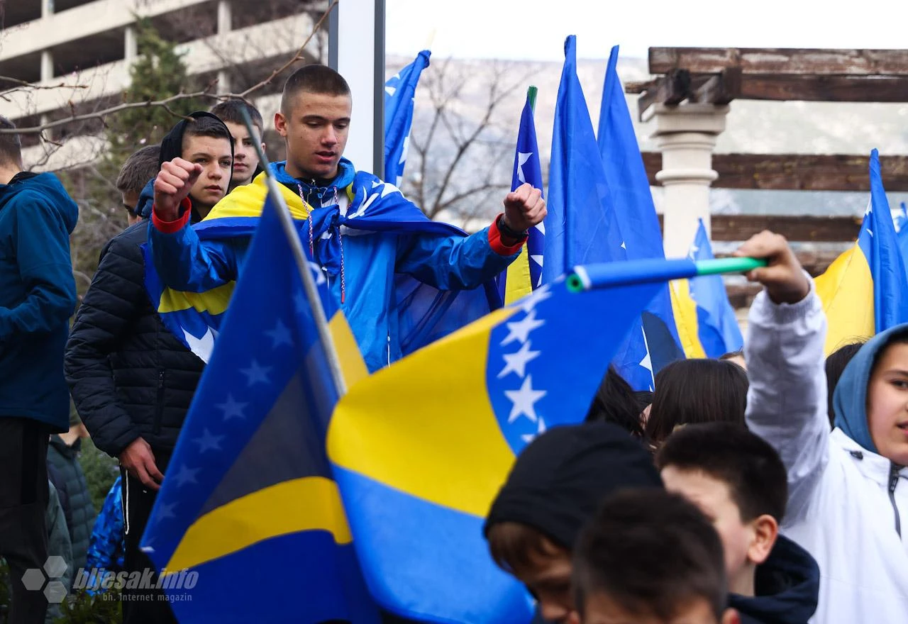 Mostar: Zastave i pjesma za 30 godina neovisnosti BiH 