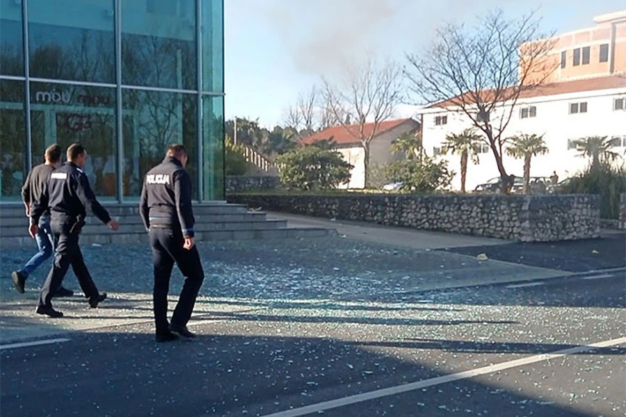 VIDEO | Muškarac ozlijeđen u eksploziji u salonu obuće u Međugorju