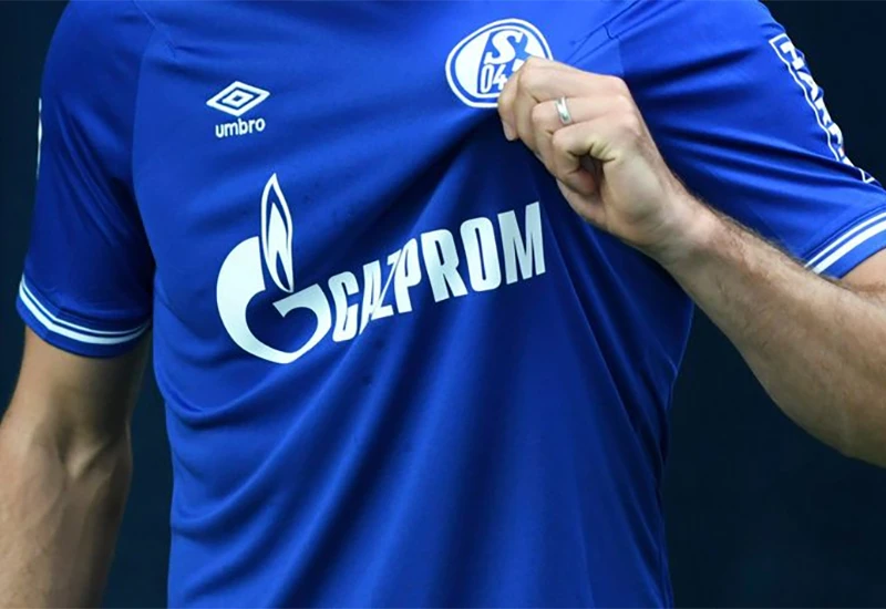 Schalke 04 odlučio ukloniti logo ruskog energetskog diva Gazproma