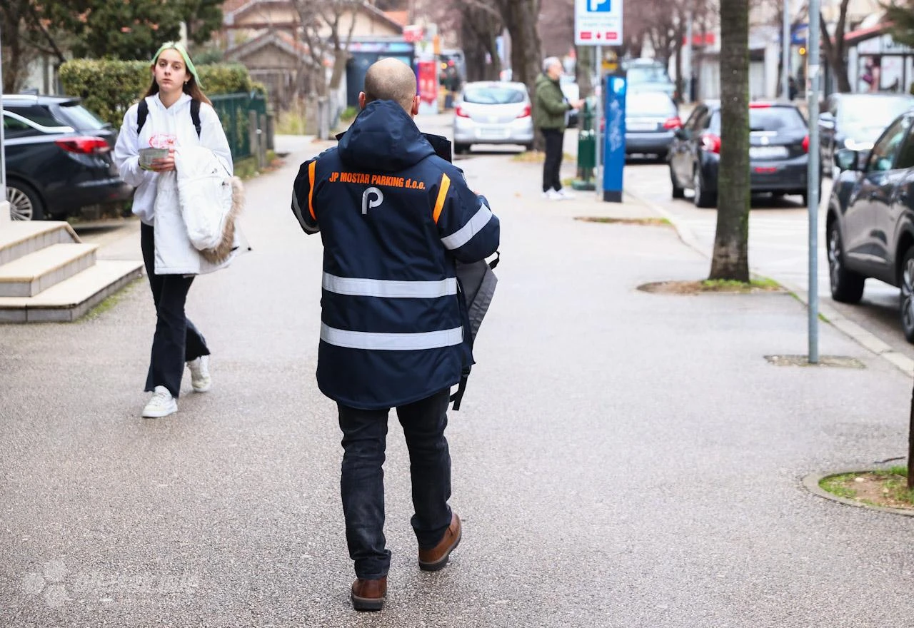 Upozorenje: Kontrolor Mostar Parkinga ne može naplatiti uslugu