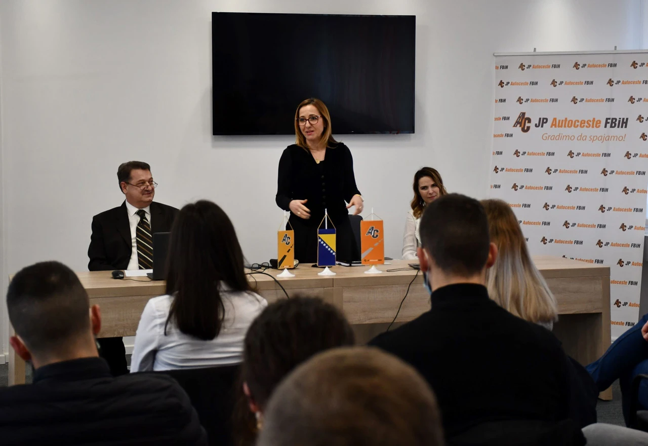 JP Autoceste FBiH dodijelilo stipendije za uspješne studente