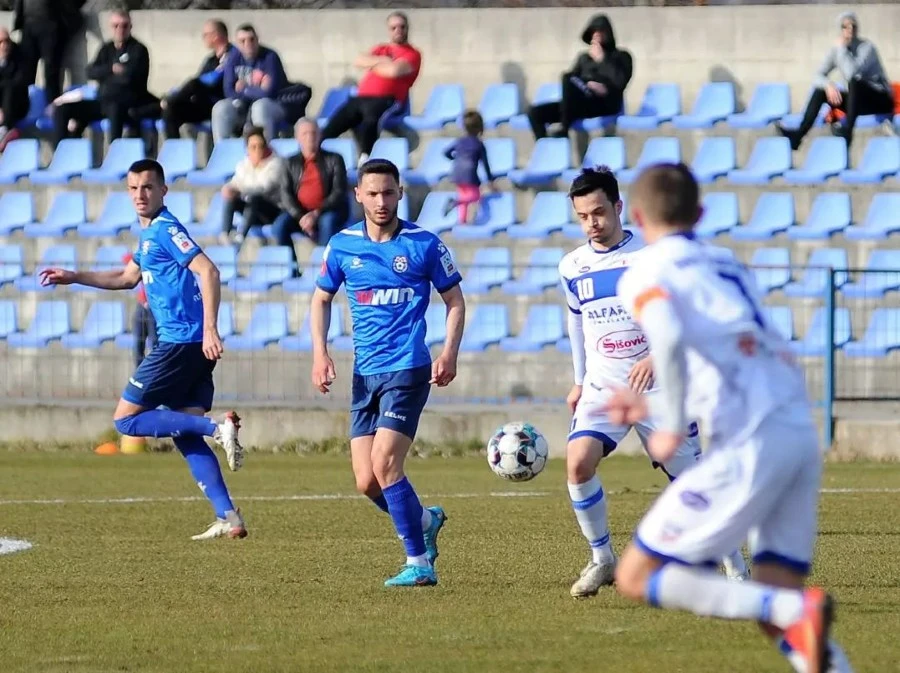 Široki rutinski protiv Tomislava