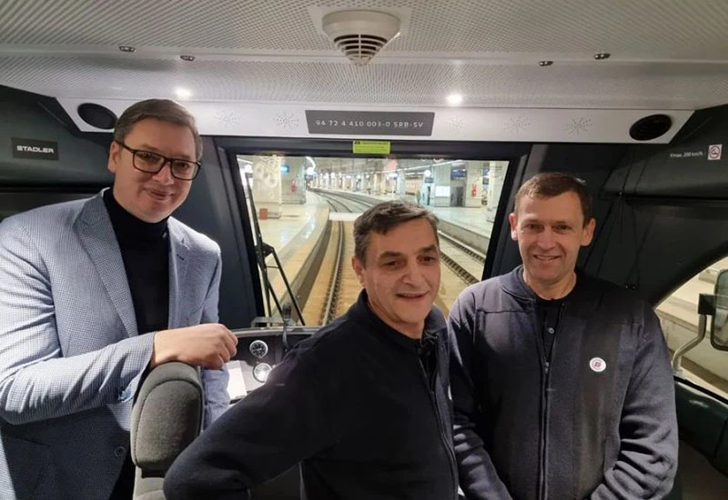 Vučić se 'provozao' 200 km/h kroz Srbiju