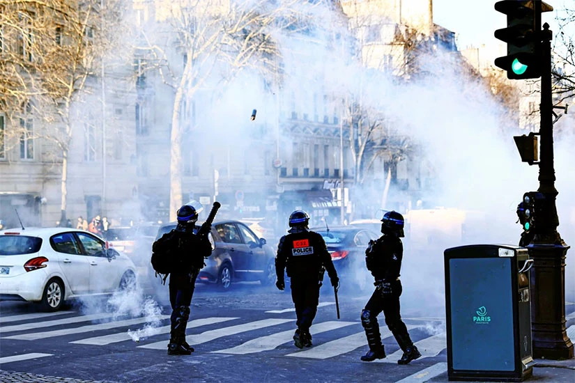 Pariz se brani, sprema se pohod na Bruxelles