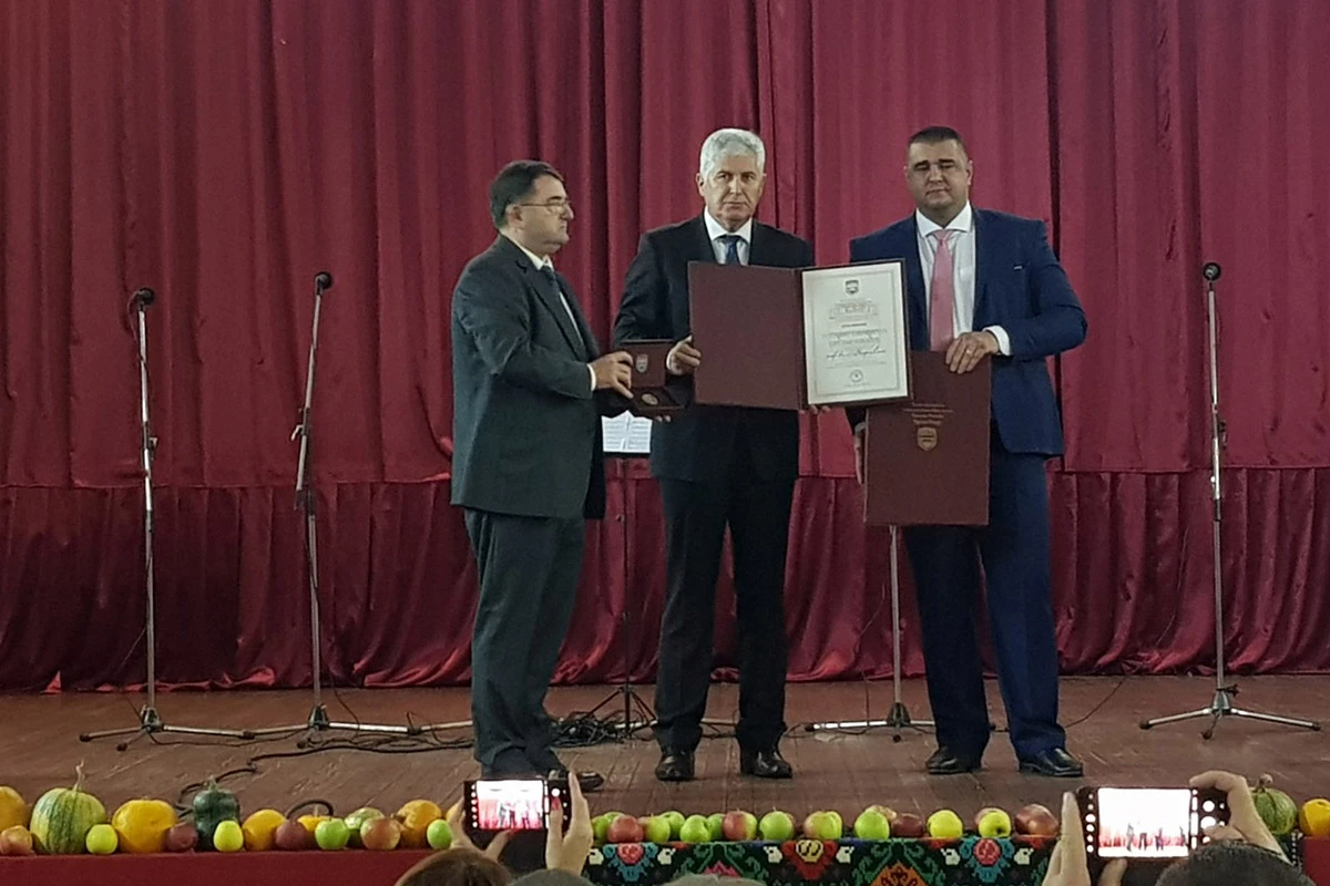Poziv da se Čoviću ukine počasna titula u Orašju