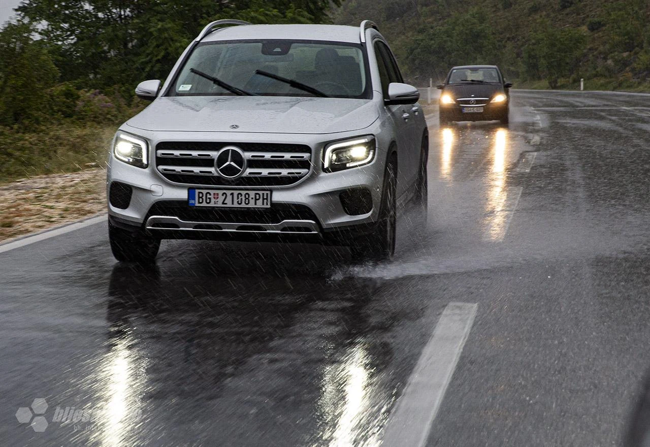 Mercedes mijenja ime