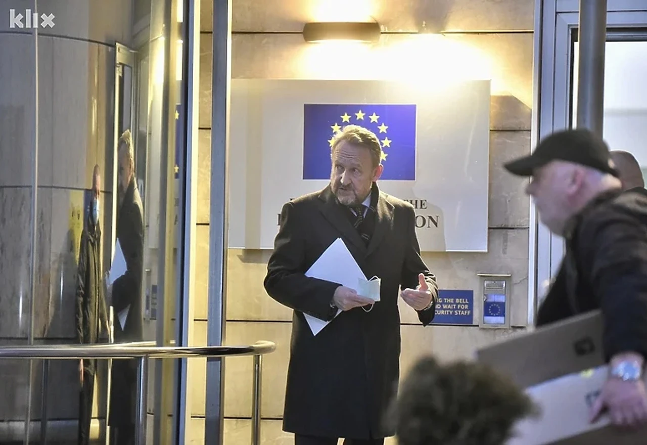 Izetbegović nakon sastanka: ''Rješenje je da se HDZ povuče''