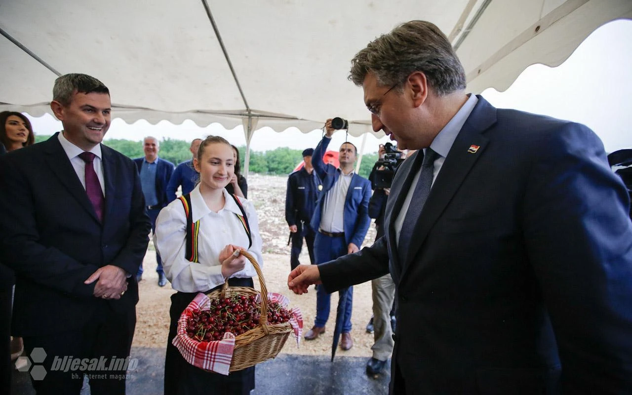 (Još jedna) mreža za izvlačenje javnog novca