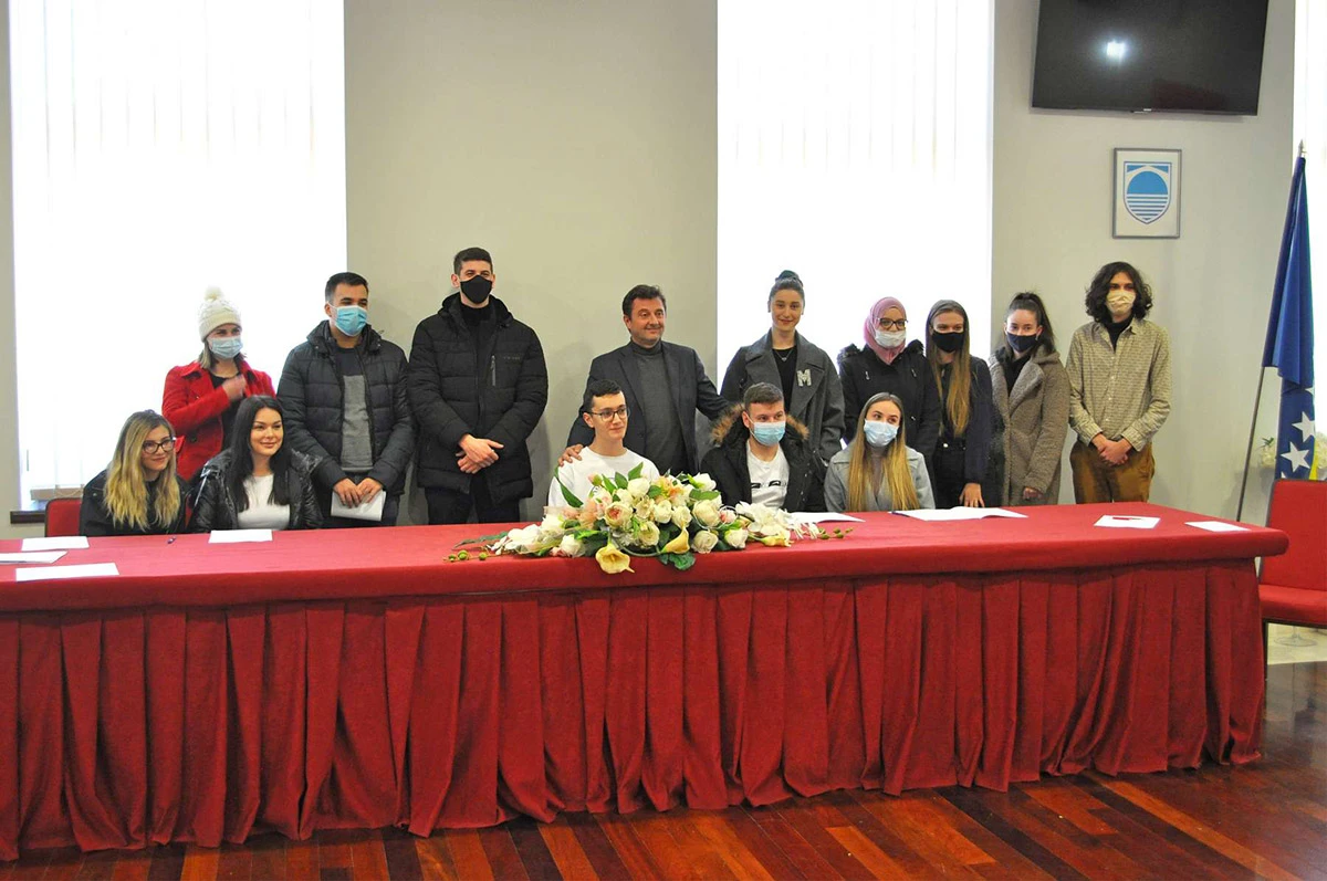 Grad Mostar: Za stipendiranje studenata 357.000 maraka