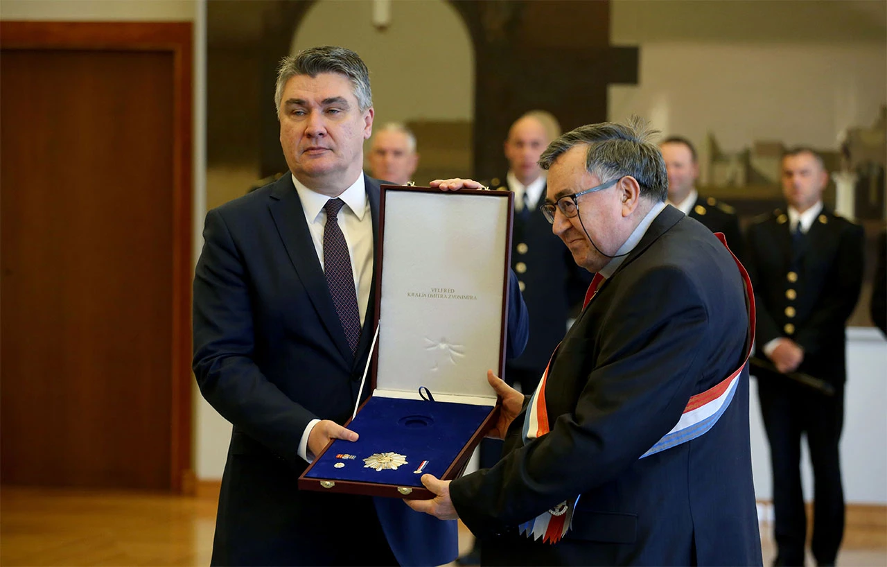 Milanović odlikovao kardinala Puljića