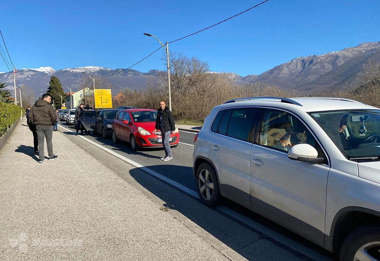 Mostar: Lančani sudar pred crkvom