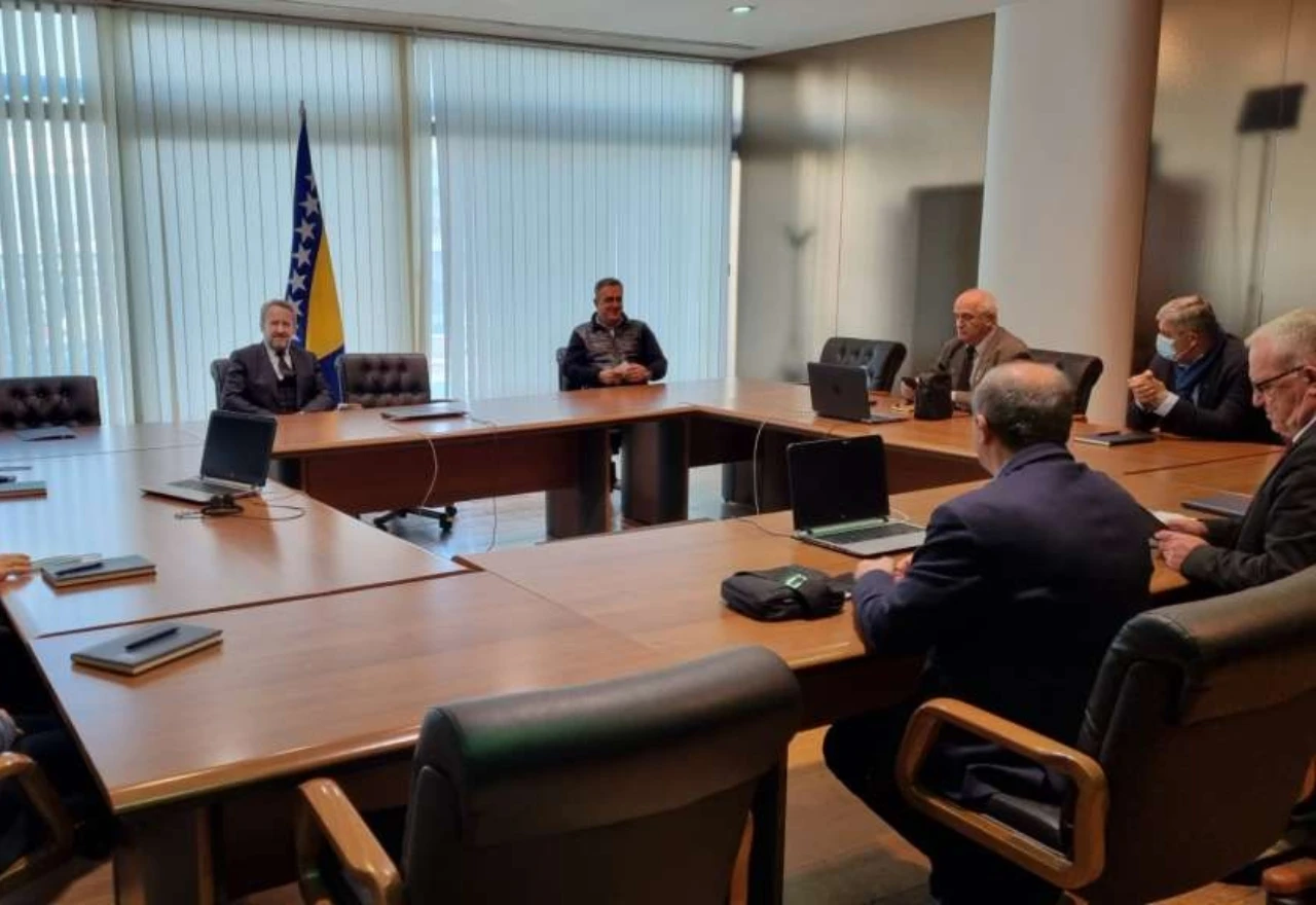 Izetbegović ugostio generale, oni poručili: "Stavljamo se na raspolaganje institucijama BiH"