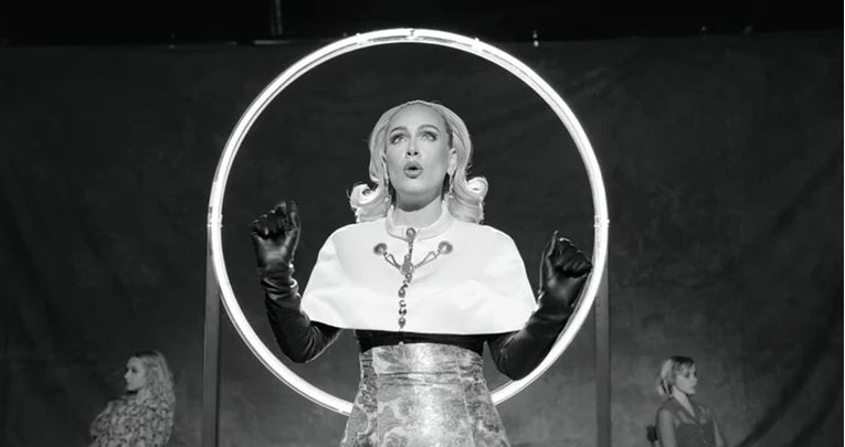 Višestruka Adele u spotu ''Oh My God''