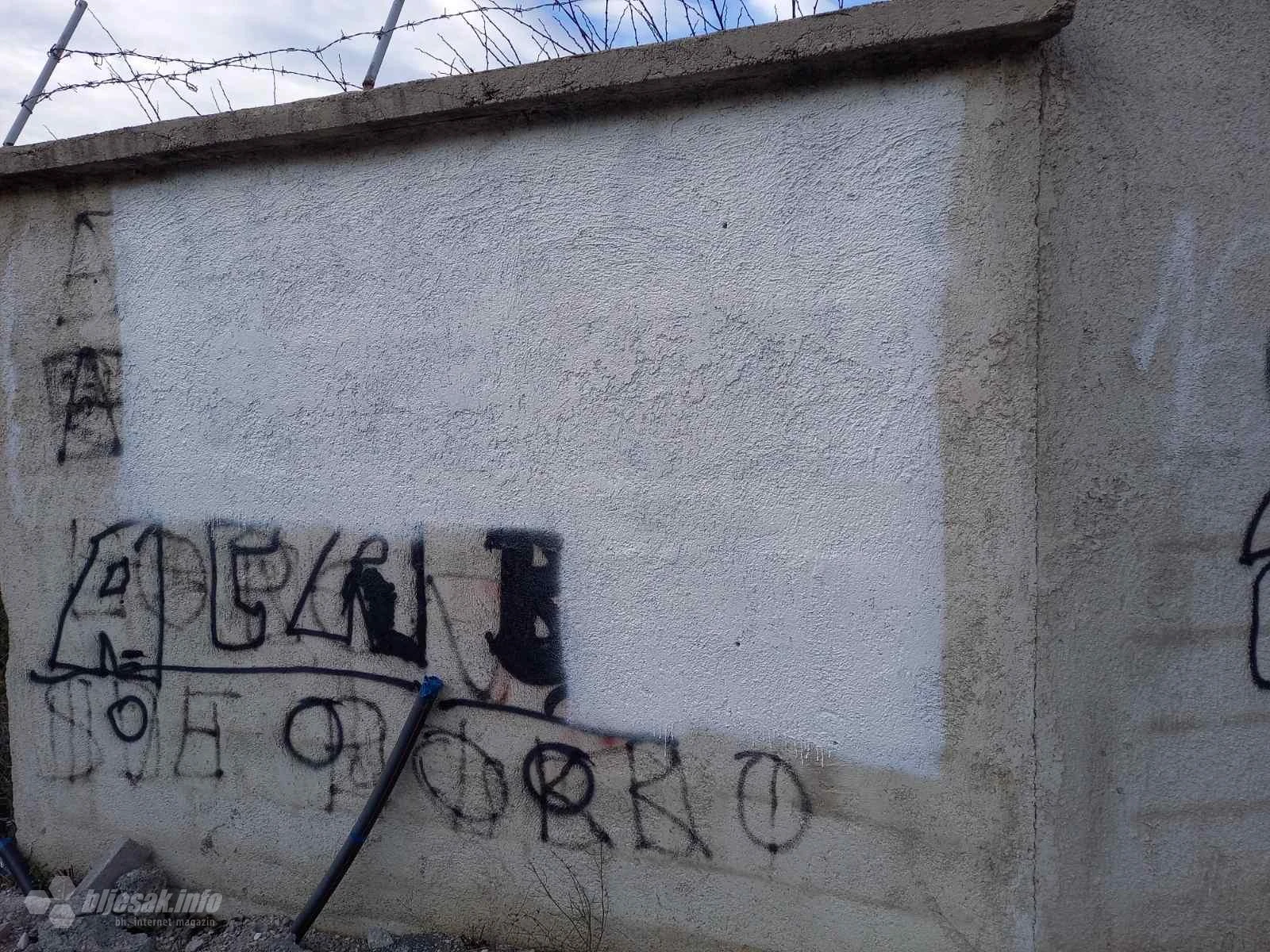 Grad prefarbao i grafit u Vrapčićima