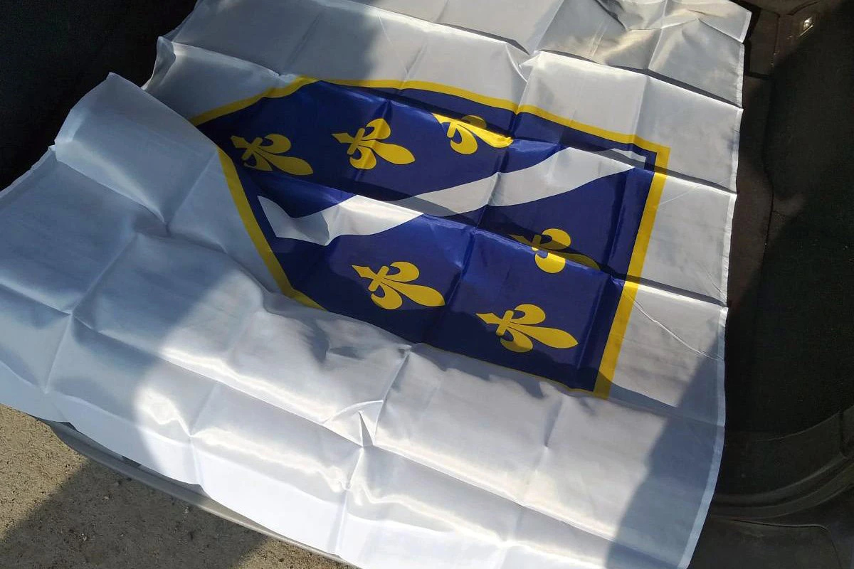 Policija u Doboju oduzela 30 zastava