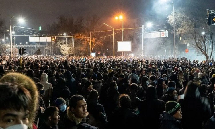 Kazahstan tvrdi da su 'strateški objekti' pod stražom nakon nemira