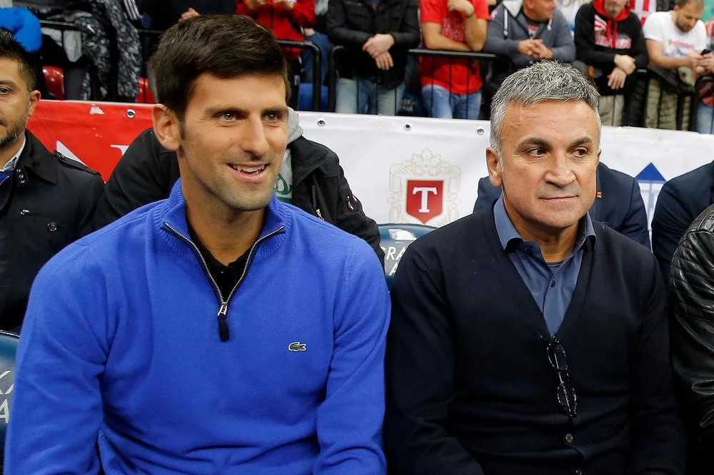 Srbi poručuju: ''Mir Srđanov, Novak se rodi''
