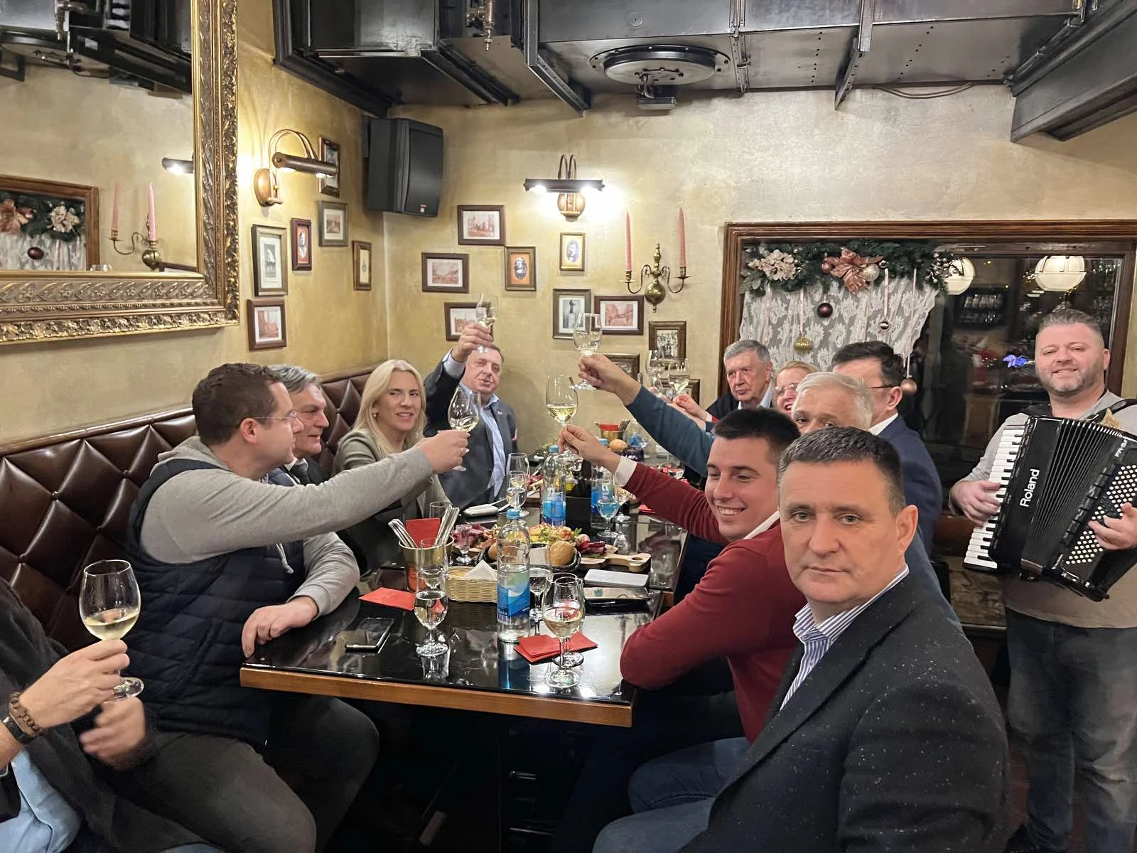 VIDEO | Dodik proslavio nove sankcije: ''Ali metar moga sela, Amerika cijela''