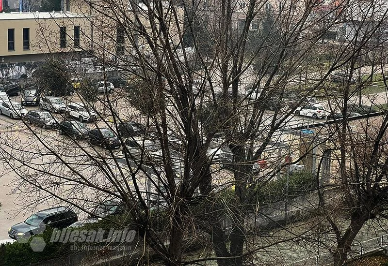 Mostar: Kilometarske kolone do testiranja