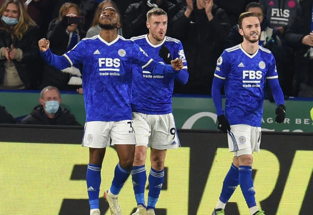 Lookman zabio, Salah promašivao