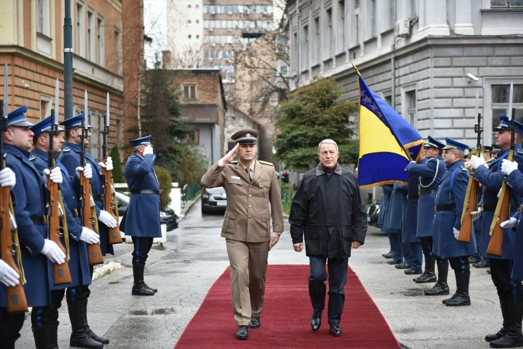 Akar: ''Pratimo situaciju u BiH izbliza i pozivamo sve da reagiraju mirno''