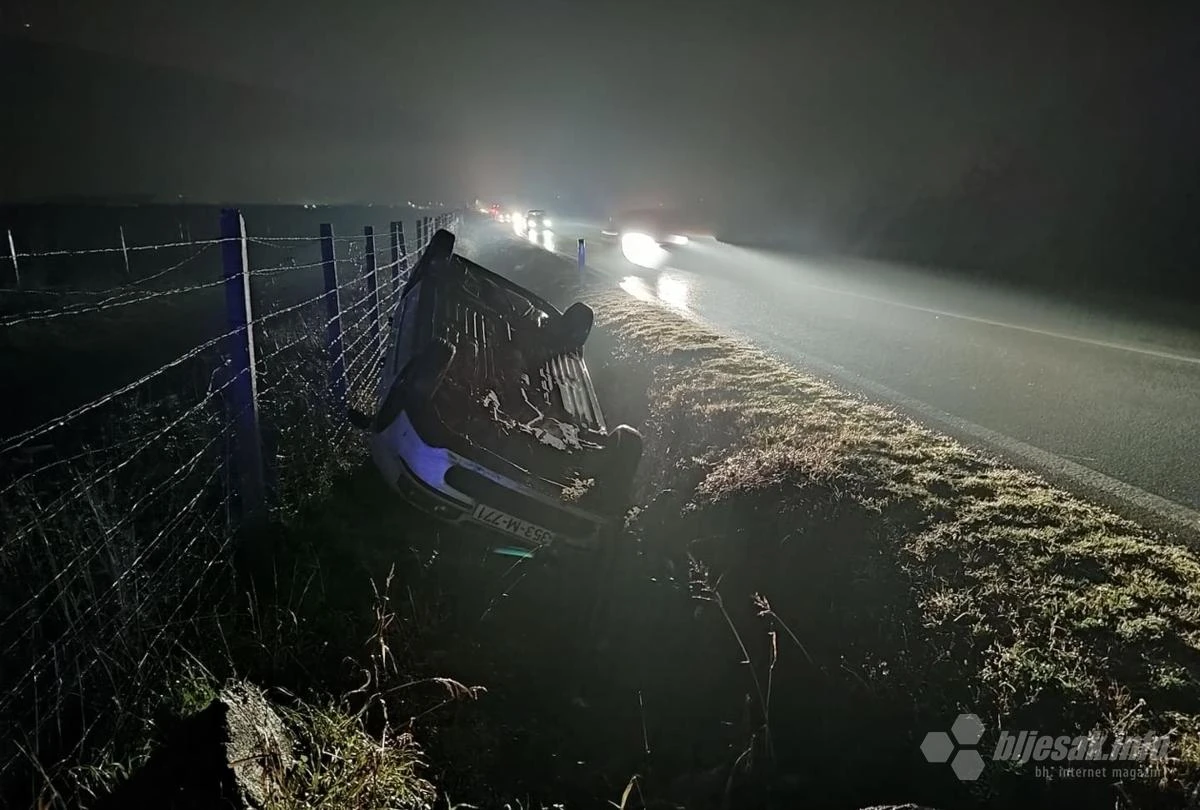 Vrapčići: Automobil završio na krovu 