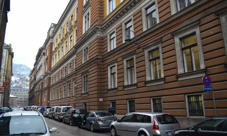 Tužitelj osuđen na tri godine zbog primanja 2.800 eura