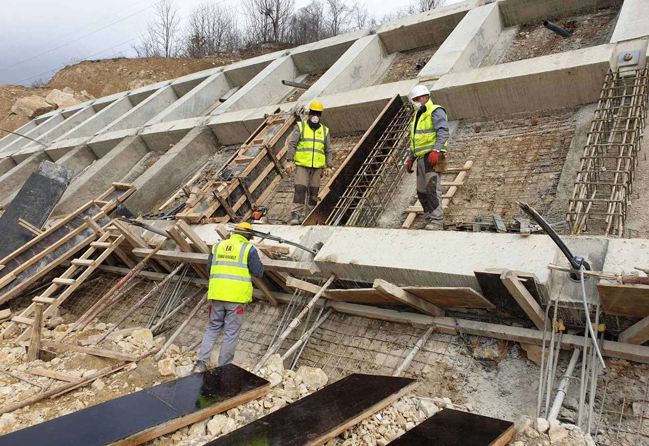 Radnik koji je poginuo u Crnoj Gori nije zaposlenik 'Euro-Asfalta'