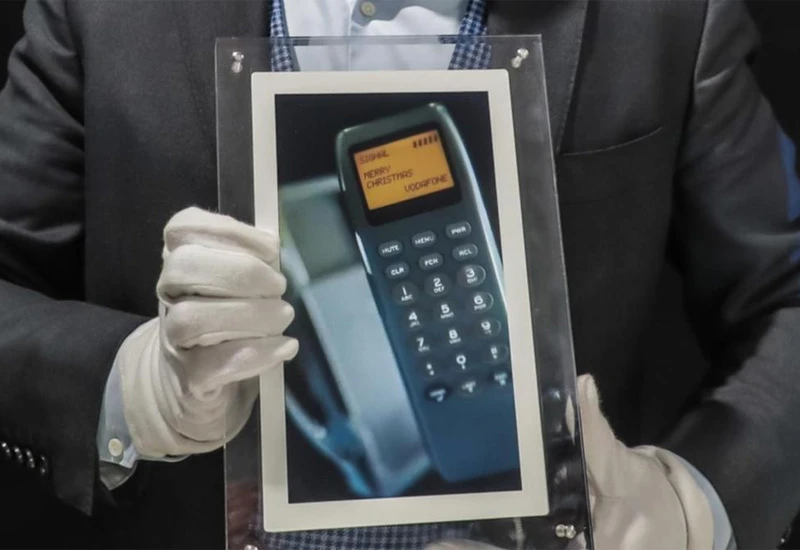 Prvi SMS na svijetu prodan za 107.000 eura