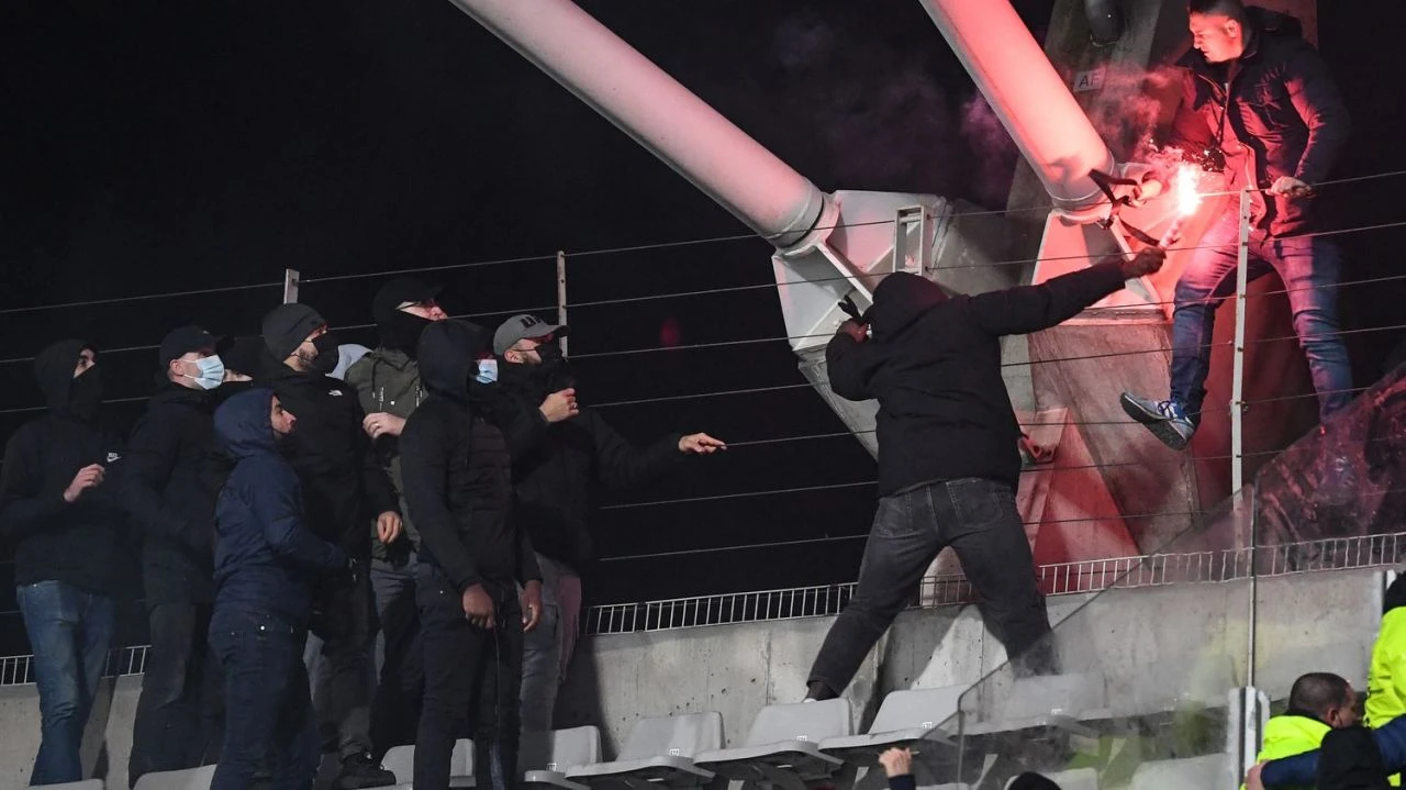 Opet huligani prekinuli utakmicu u Francuskoj