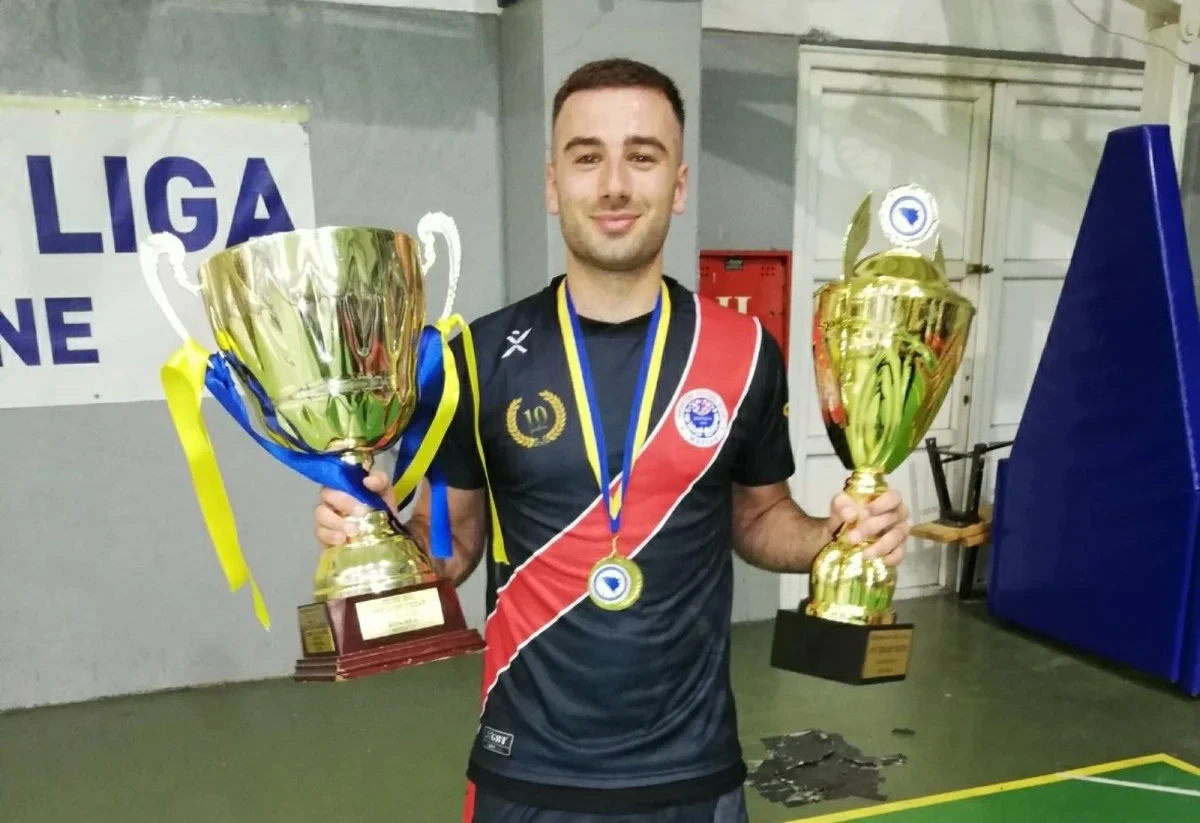 Romano Vlaho: Od probe u Bundesligašu i reprezentacije BiH do mikrofona i pjesme