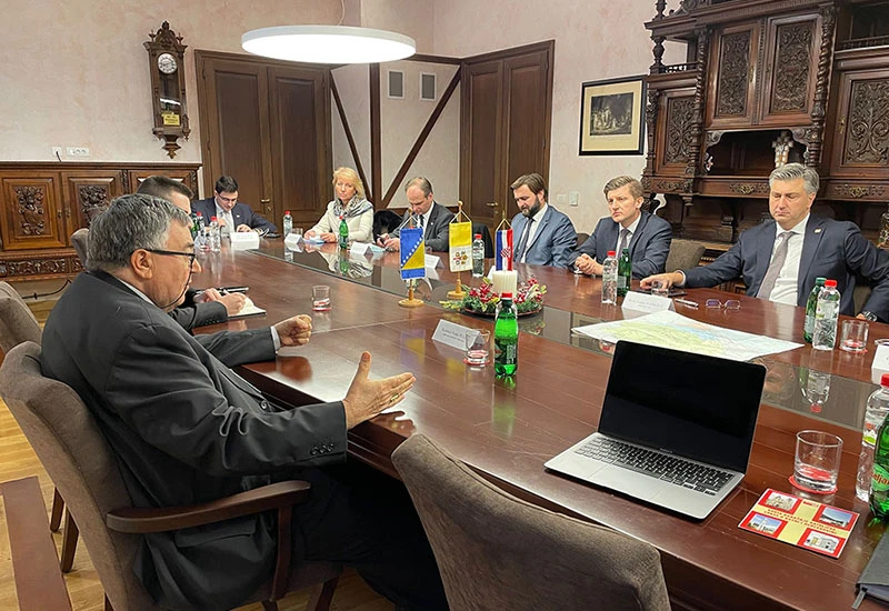 Plenković s kardinalom i reisom