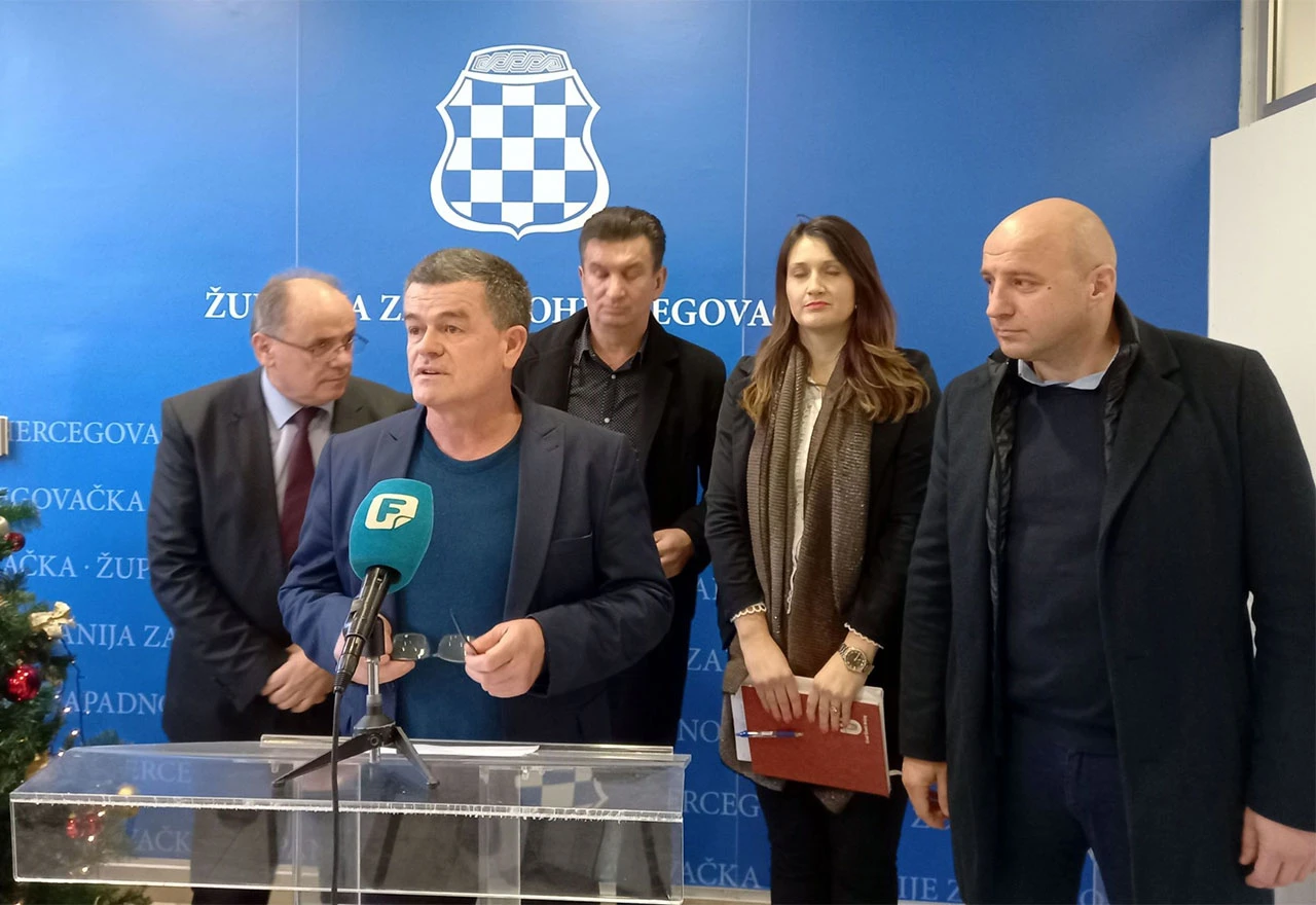 Štrajk u školama: Oporba tvrdi da novca ima