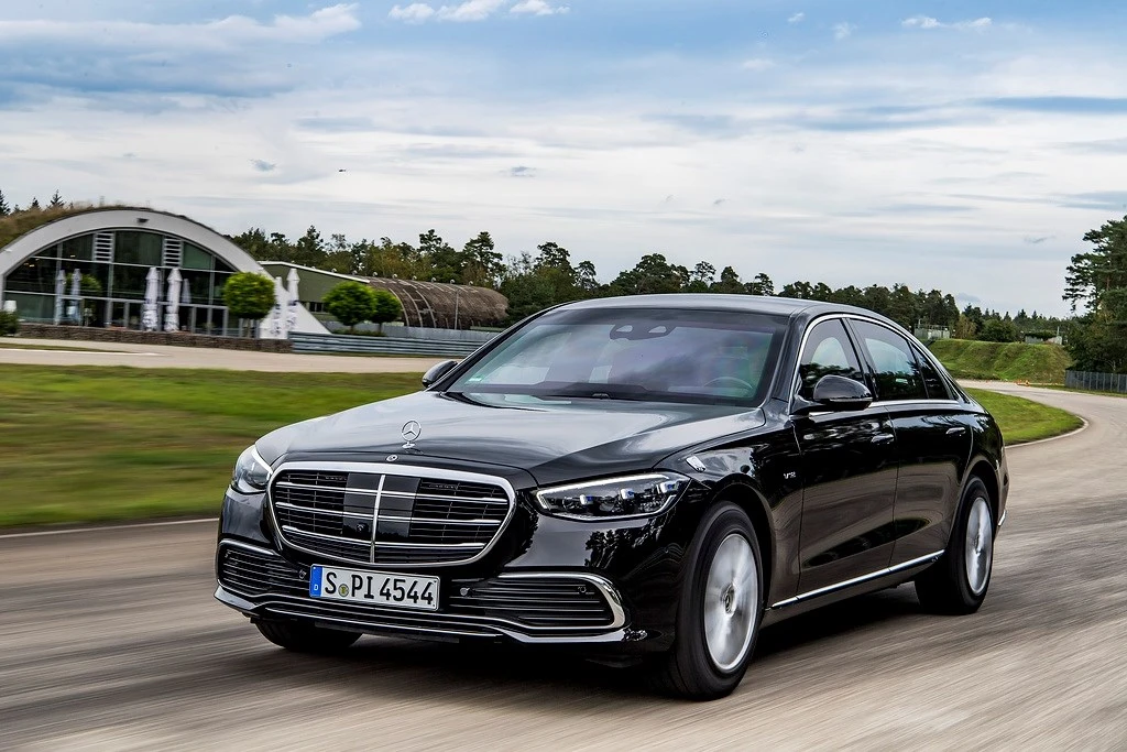 Novi njemački kancelar dobiva novi Mercedes