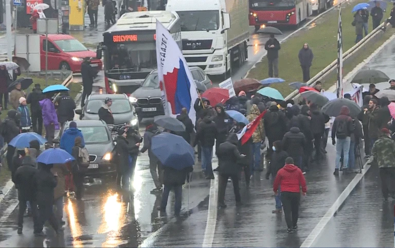 Srbija: Završene blokade, incident u Beogradu