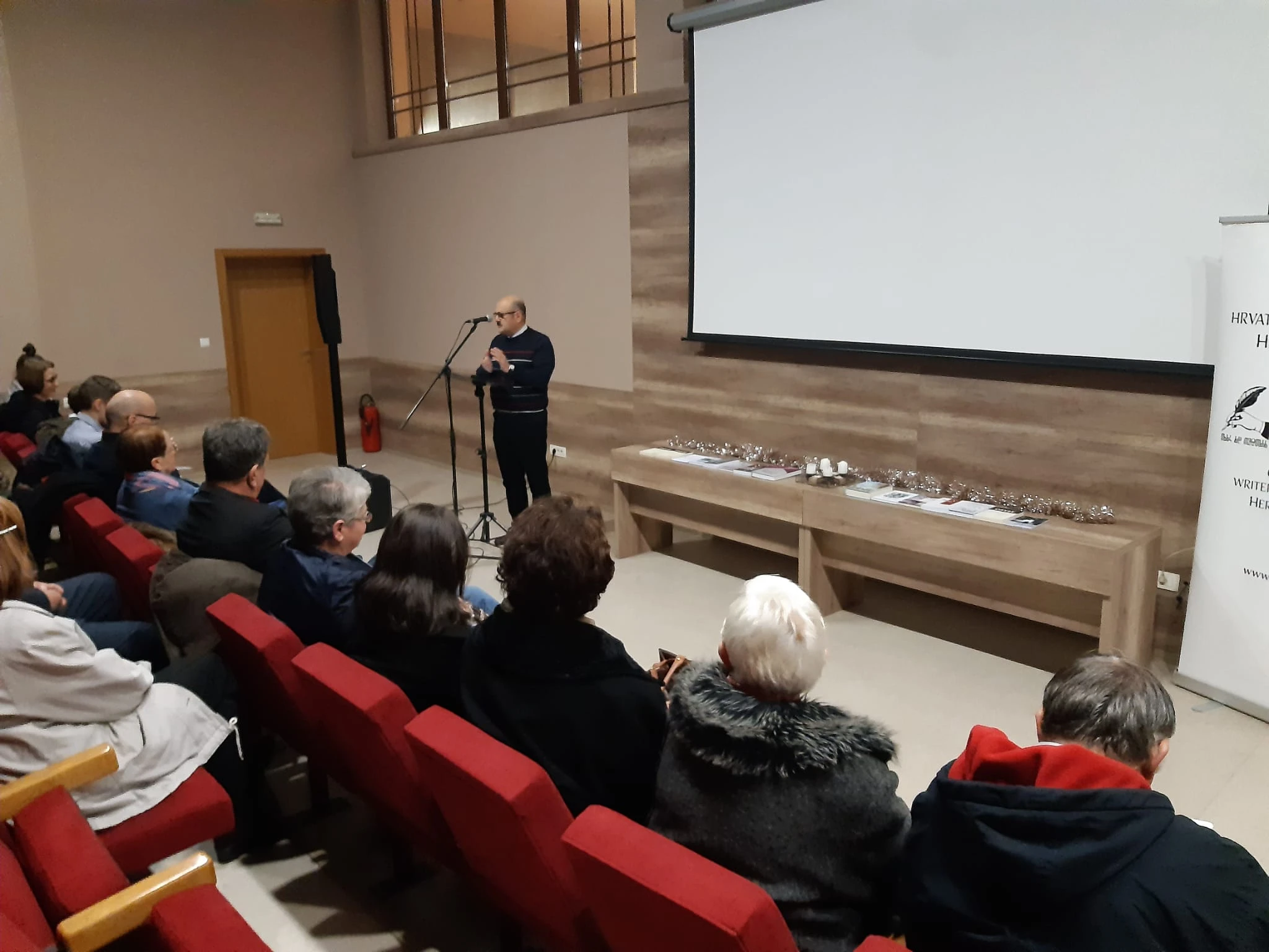 Održana Adventska književna večer