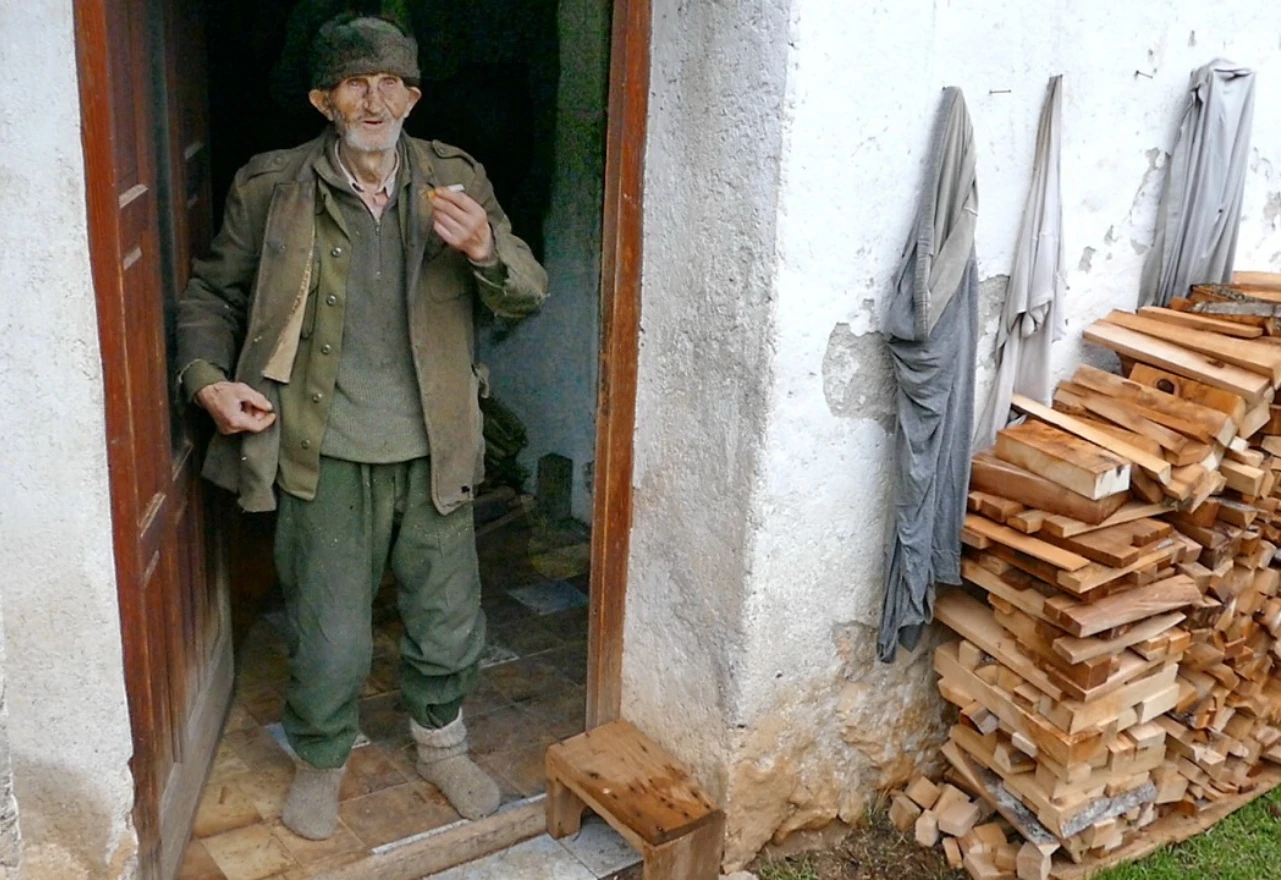 VIDEO | Mudrosti djeda Huse: Kud si se vero, slabo si se dero