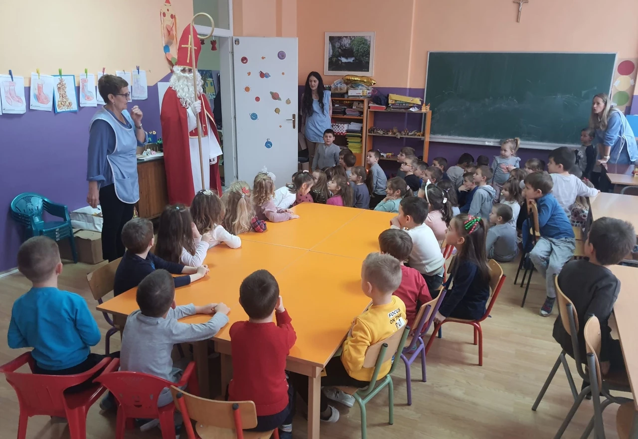 FOTO | Sveti Niko stigao i u Ljubuški, Krampus ih zaobišao 