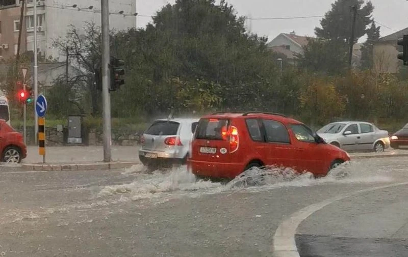 Poplave u Hrvatskoj: Dalmacija pod vodom