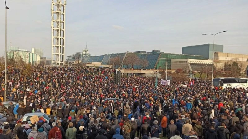 Blokirane sve veće prometnice u Beogradu