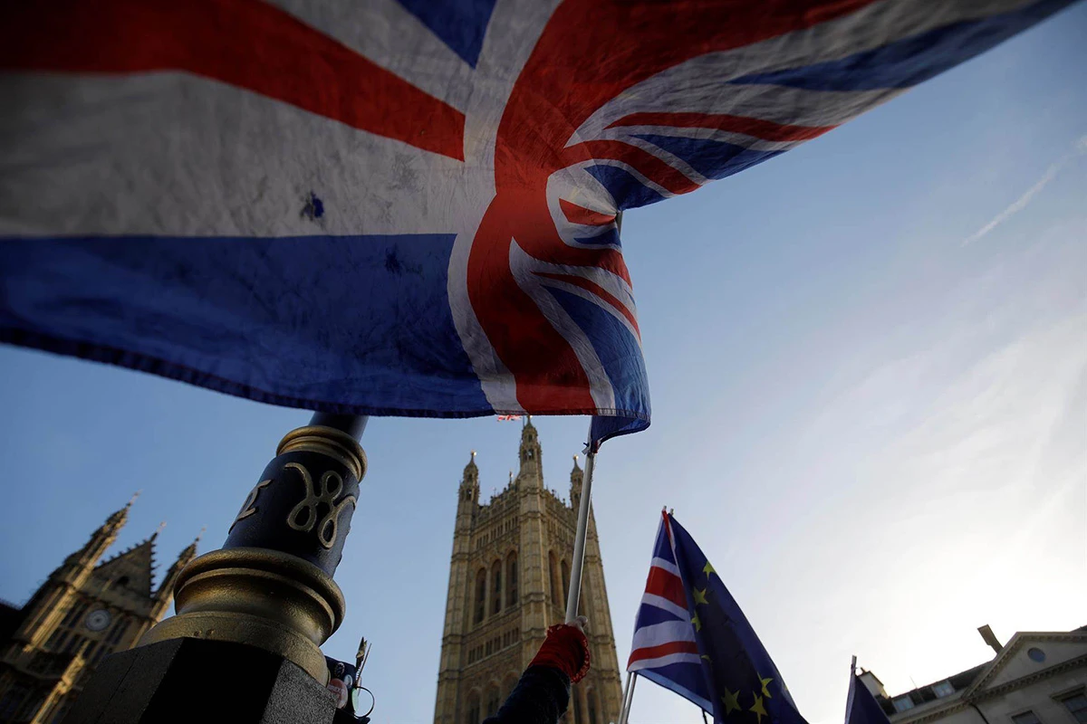 Schmidt: UK daje svoj doprinos u smirivanju situaciju u BiH