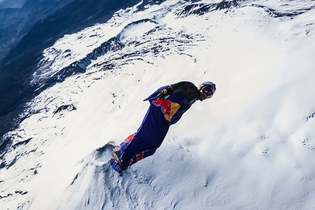 Red Bull daje ti krila: U odijelu s krilima proletio kroz Đavolju kuću