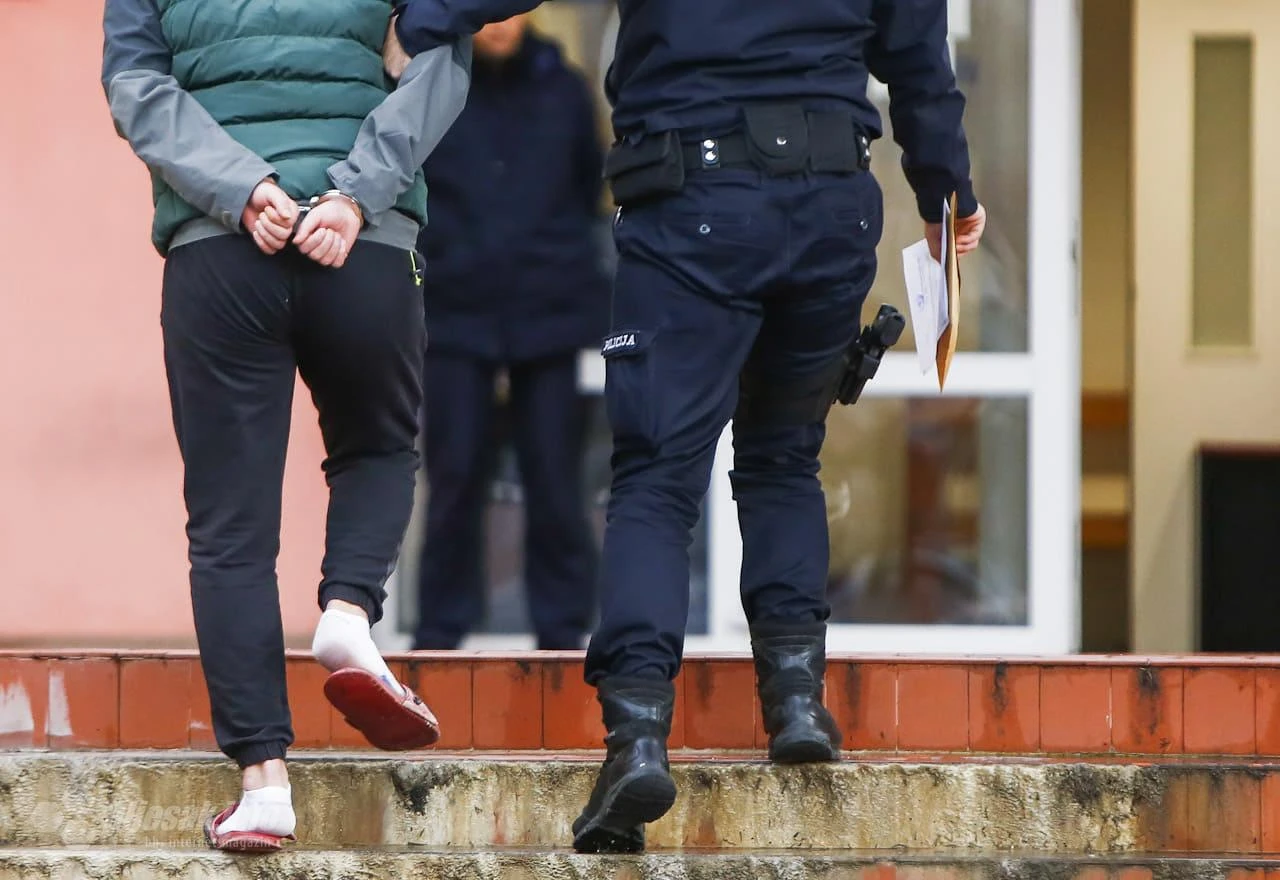 FOTO | Osumnjičeni za seriju razbojništva u papučama priveden u Tužiteljstvo