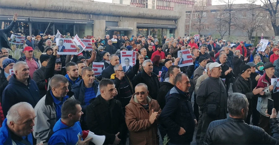 Stotine građana na prosvjedima u Zenici zbog uhićenja gradonačelnika