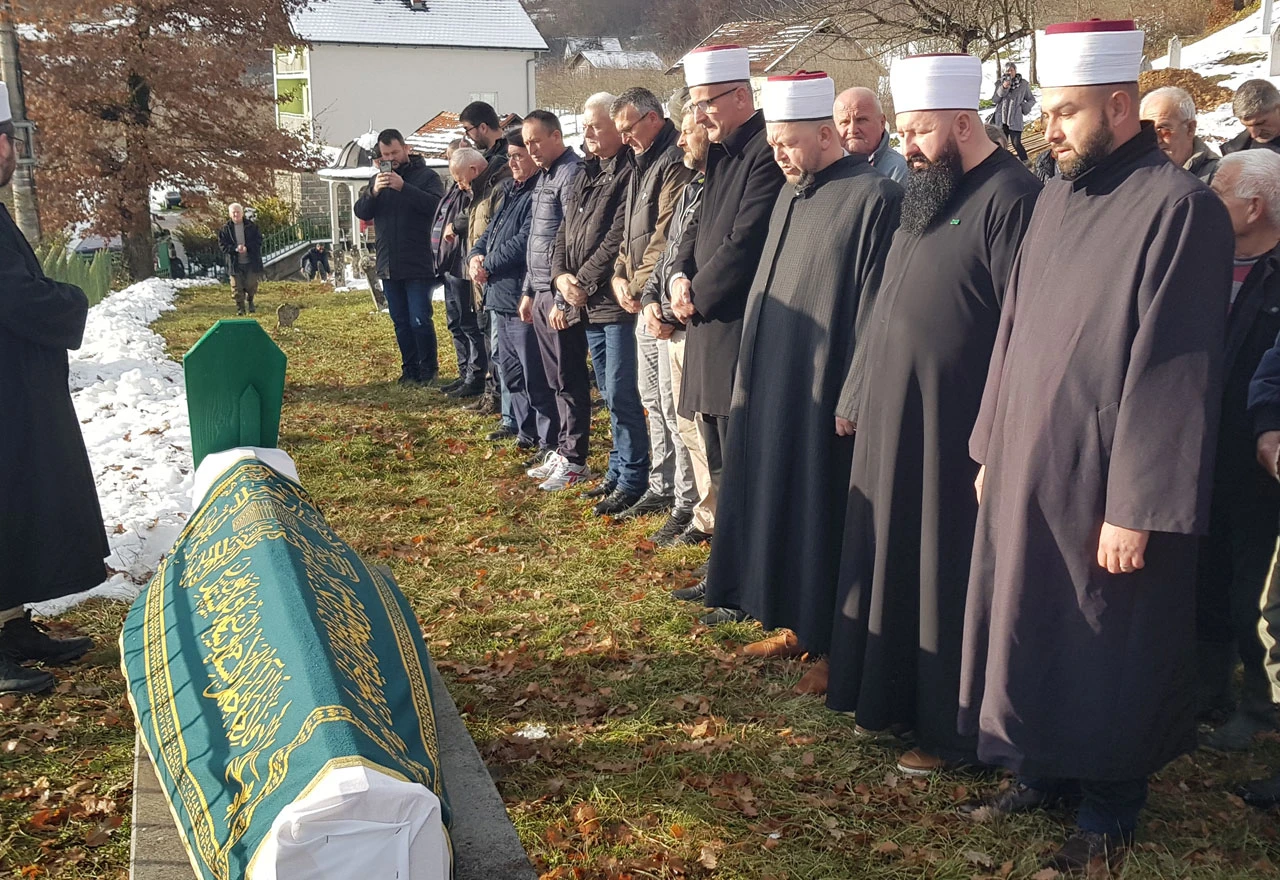 Klanjana dženaza jedinom preživjelom svjedoku masovnog ubojstva na Uborku i Sutini