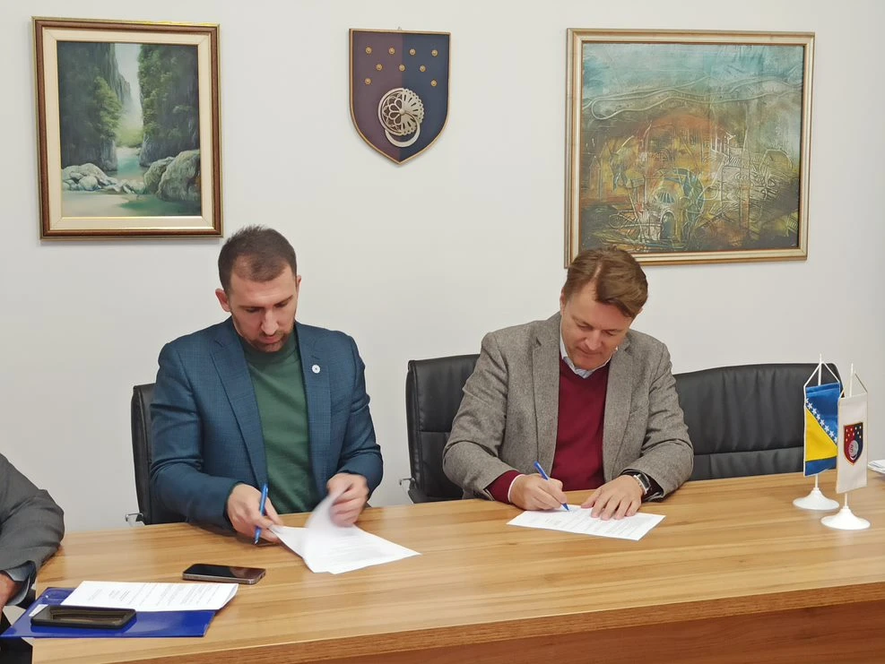 Dogs Trust i Ministarstvo privrede KS organiziraju zajedničku kampanju sterilizacije uličnih pasa
