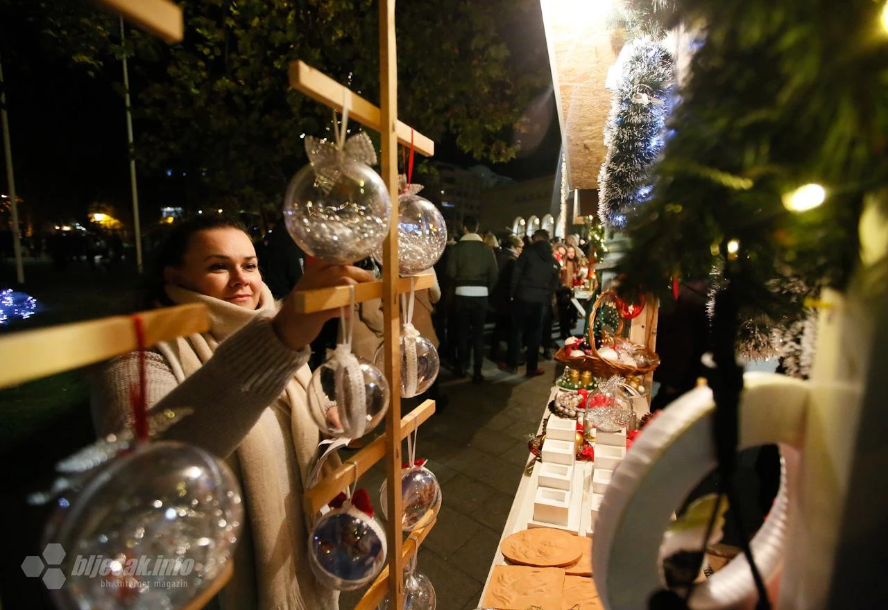 Advent u Mostaru počinje paljenjem prve adventske svijeće