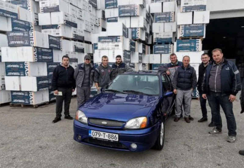 I ovo je BiH: Skupili novac i radnom kolegi kupili auto
